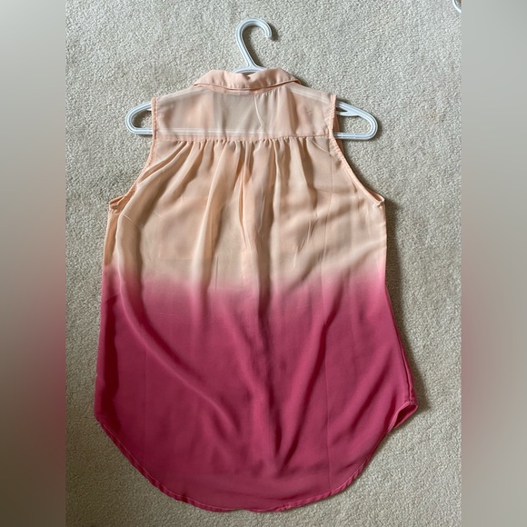 Pink Ombre Collared Sleeveless Top - Picture 2 of 2